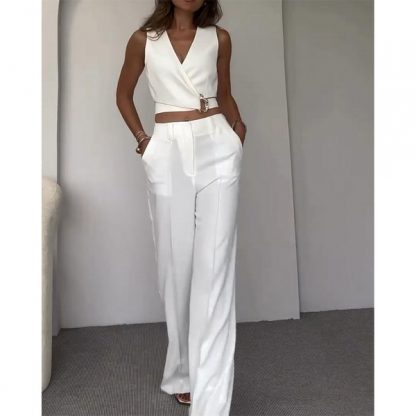 BELKOMPL-SIV-S/M, Elegantní bílý top s unikátním designem - Image 1