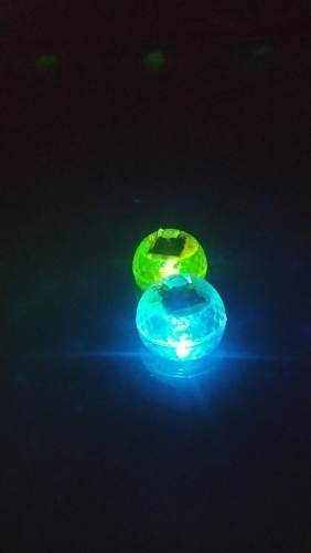 BallLamp, vodotěsné a solární LED světlo, které mění barvy - Image 10
