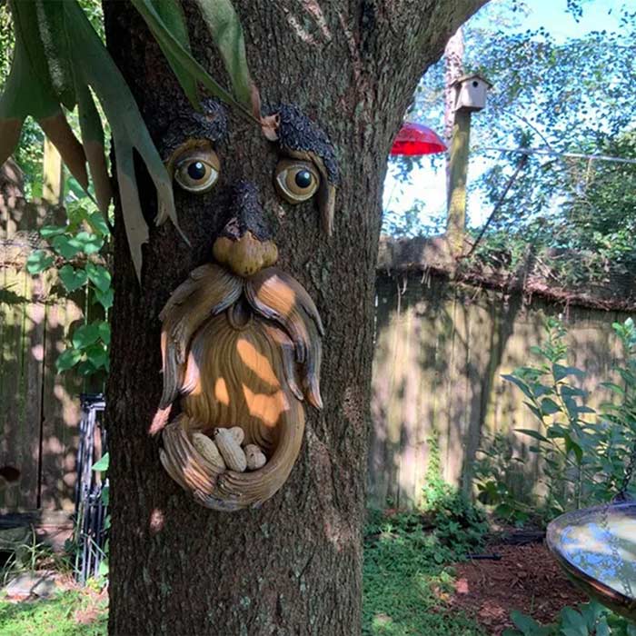 BirdFeeder, dekorace na strom ve tvaru obličeje, která slouží zároveň jako krmítko pro ptáky - Image 6