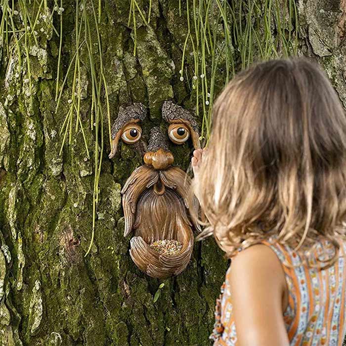 BirdFeeder, dekorace na strom ve tvaru obličeje, která slouží zároveň jako krmítko pro ptáky - Image 7
