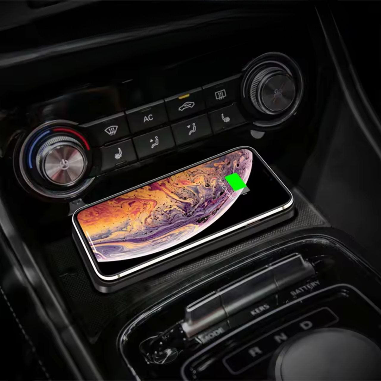 Podložka pro bezdrátové nabíjení telefonů, CarPad - Image 4