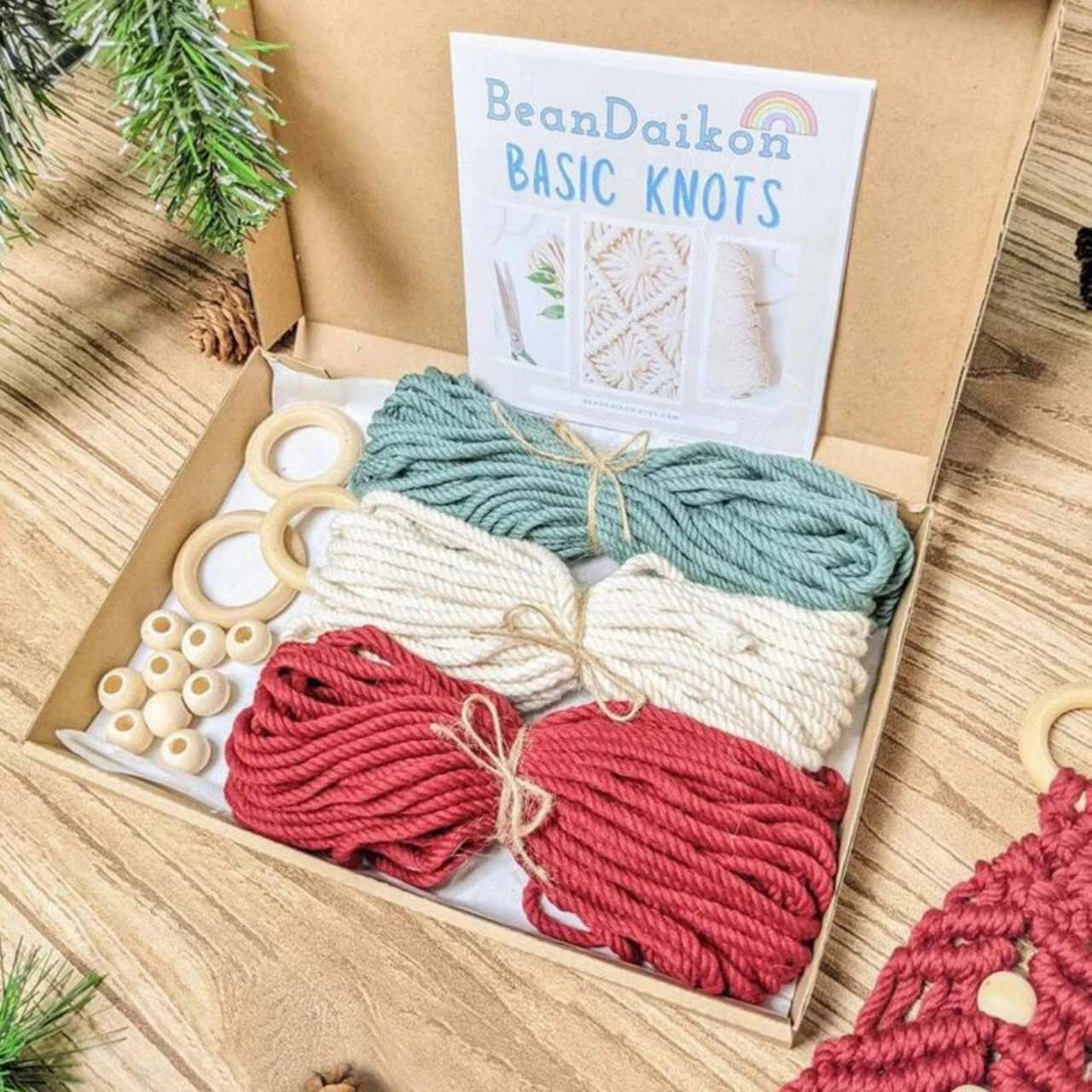 CraftKit, vánoční sada na výrobu makramé ozdob - Image 8