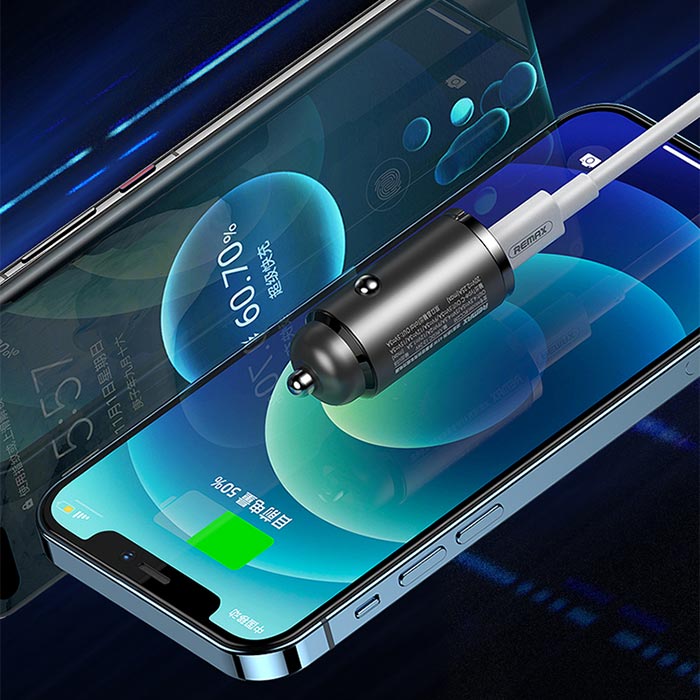 Nabíjejte 2 zařízení současně - USB-A a USB-C vstup!