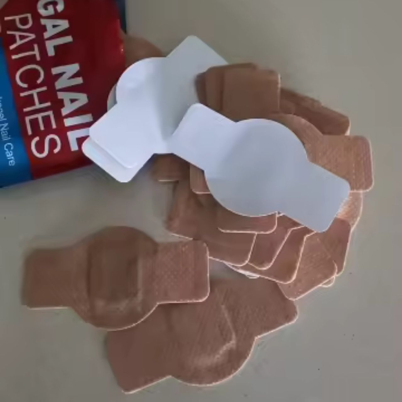 FungalPatches, regenerační náplasti pro péči o poškozené nehty (21 ks.) - Image 3