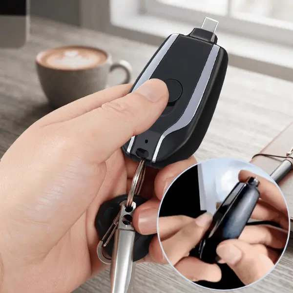 Mini přenosná nabíječka na telefon, KeyCharger - Image 1