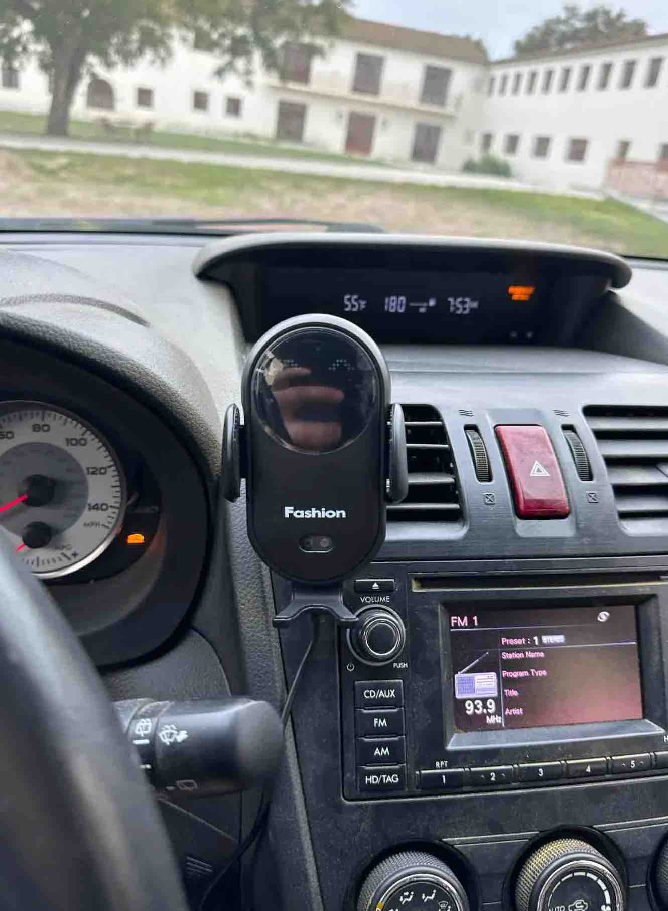 Phonezy, bezdrátová nabíječka a držák v jednom - Image 9