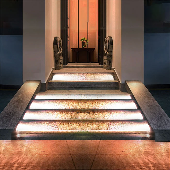 Solární lampa je odolná proti různým povětrnostním podmínkám.