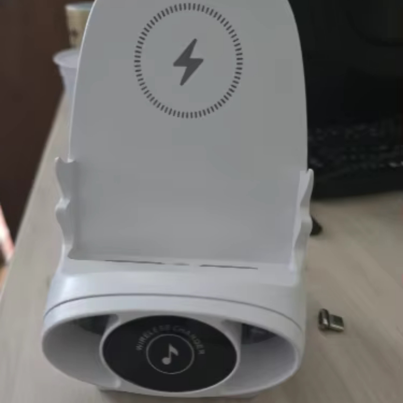 WirelessCharger, bezdrátová rychlá nabíječka a držák na telefon v jednom - Image 10